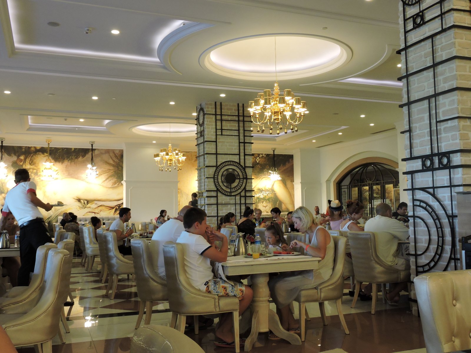 Restaurants at Delphin Imperial, Lara