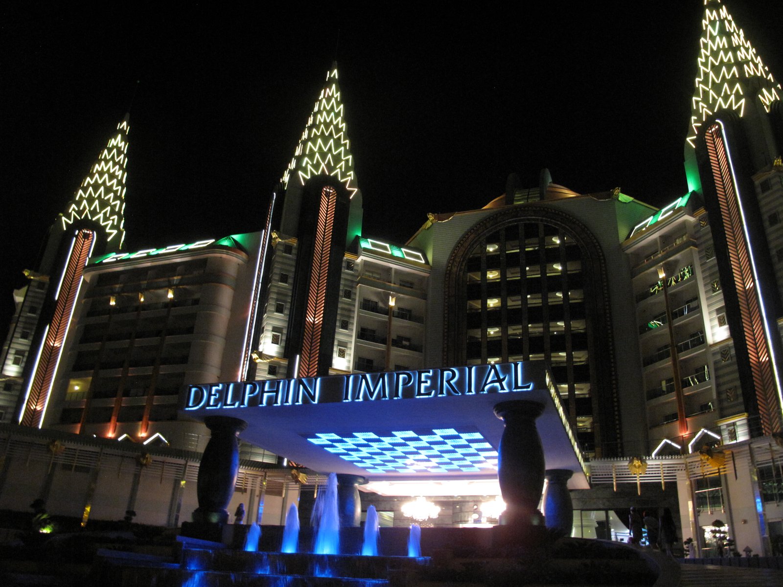 Delphin Imperial, Lara